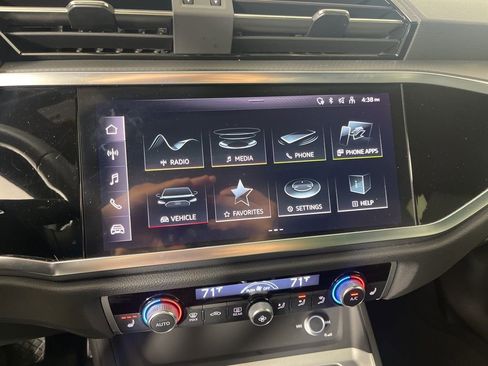 Used 2025 Audi Q3 2.0T Premium image 29