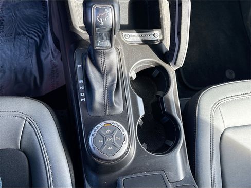Used 2023 Ford Bronco Outer Banks image 17