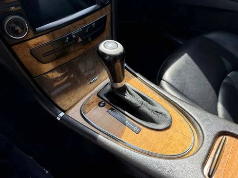 Used 2009 Mercedes-Benz E 350 Sedan image 14