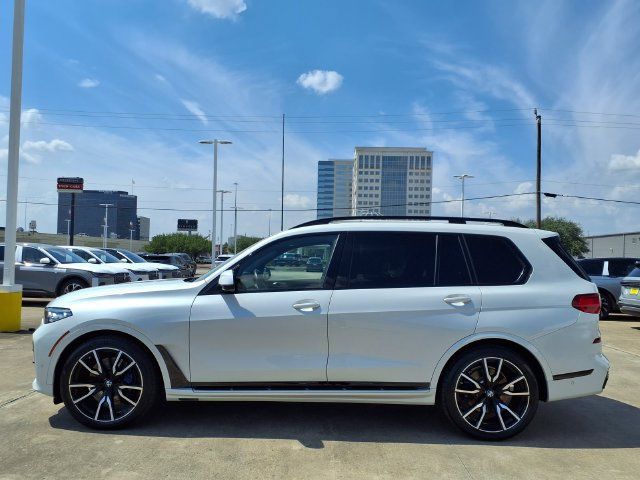 Used 2021 BMW X7 xDrive40i w/ M Sport Package AWD/4WD image 24