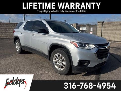 Used 2018 Chevrolet Traverse LS FWD image 1
