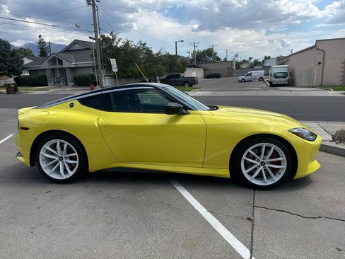 Used 2024 Nissan Z Performance w/ Floor Mat Package RWD image 4