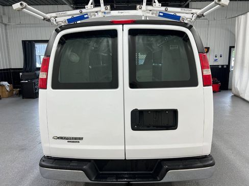 Used 2016 Chevrolet Express 3500 RWD image 5