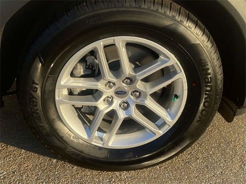 New 2026 Ford Explorer Active w/ Active Comfort Package image 7