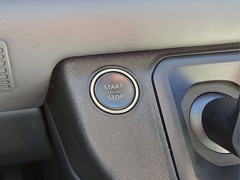 Used 2024 Land Rover Defender 110 X-Dynamic SE image 30