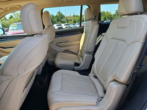 Used 2022 Jeep Grand Cherokee L Limited AWD/4WD image 13