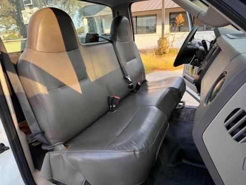 Used 2009 Ford F450 2WD Regular Cab Super Duty image 5