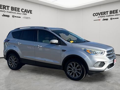 Used 2017 Ford Escape Titanium image 1