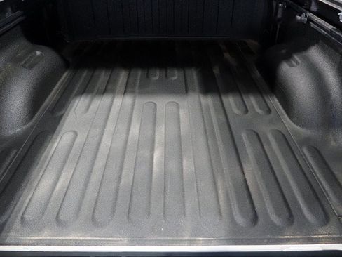 Used 2022 RAM 1500 4x4 Crew Cab Laramie image 46