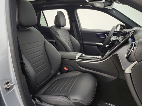 New 2026 Mercedes-Benz GLC 300 image 13