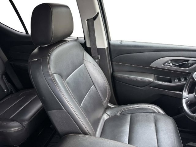Used 2021 Chevrolet Traverse RS FWD image 13