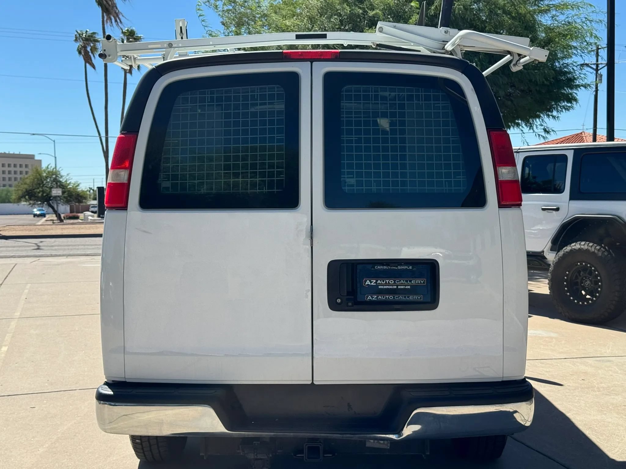 Used 2019 Chevrolet Express 2500 w/ Driver Convenience Package RWD image 6