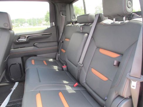 New 2026 GMC Sierra 1500 AT4 w/ AT4 Premium Package AWD/4WD image 16