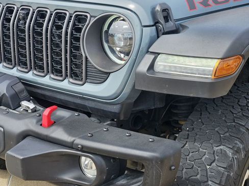 Used 2024 Jeep Wrangler Unlimited Rubicon w/ Capability Package AWD/4WD image 14