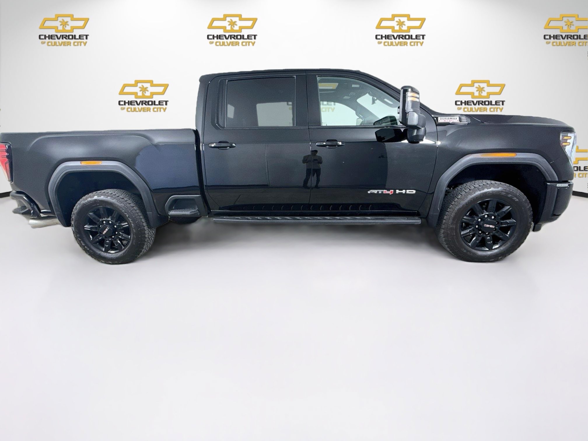 Used 2024 GMC Sierra 2500 AT4 w/ AT4 Premium Plus Package AWD/4WD image 9