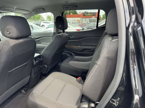 Used 2023 GMC Acadia SLE w/ Driver Convenience Package AWD/4WD image 16