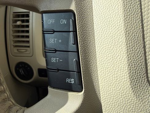Used 2011 Ford Escape XLT w/ 203A Rapid Spec Order Code AWD/4WD image 25
