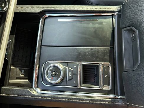 Used 2022 Ford Expedition XLT RWD image 36