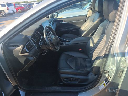 Used 2023 Toyota Camry SE FWD image 6
