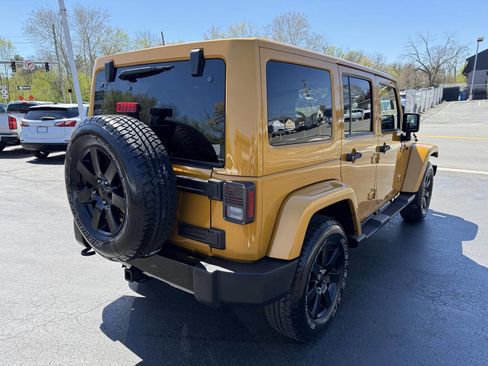 Used 2014 Jeep Wrangler Unlimited Sahara image 8