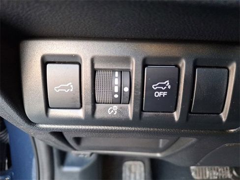 Used 2025 Subaru Outback Premium image 25