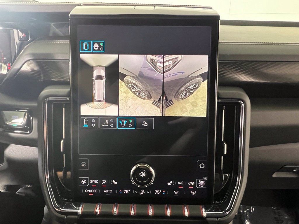 Used 2025 GMC Yukon XL AT4 AWD/4WD image 37