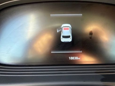 Used 2025 Hyundai Venue SEL FWD image 10