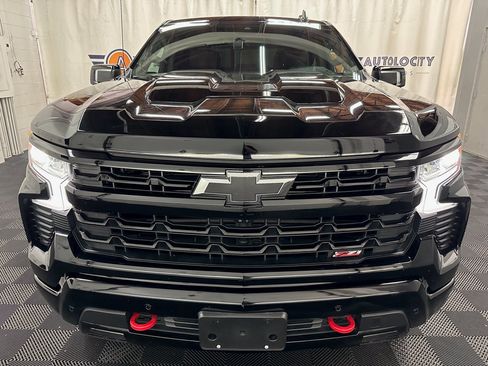 Used 2025 Chevrolet Silverado 1500 LT Trail Boss w/ LT Trail Boss Premium Package AWD/4WD image 3