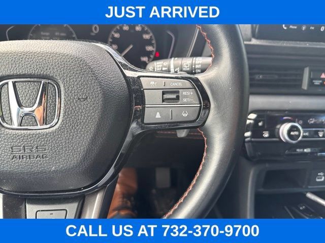 Used 2025 Honda Pilot TrailSport image 17