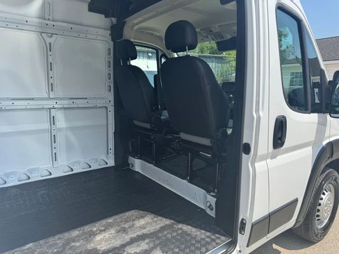 Used 2026 RAM ProMaster 2500 w/ Convenience Group FWD image 29