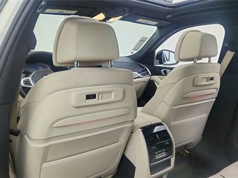 Used 2023 BMW X6 xDrive40i w/ Executive Package image 32
