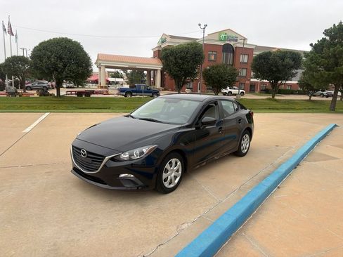 Used 2016 MAZDA MAZDA3 i Sport FWD image 5