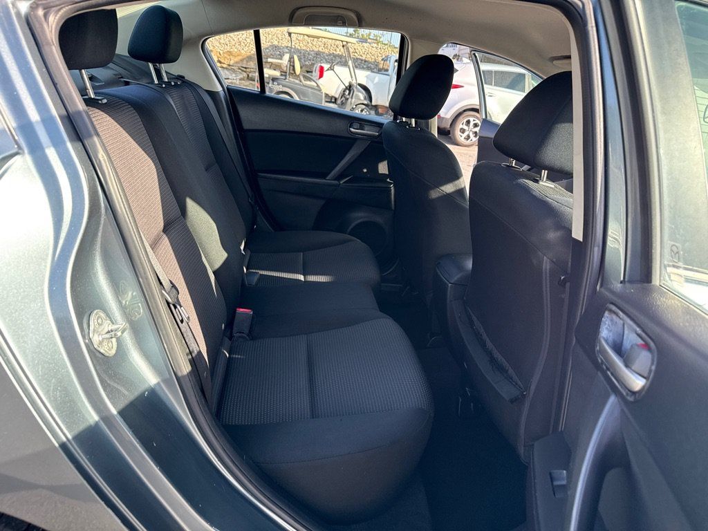 Used 2013 MAZDA MAZDA3 i Sport FWD image 11