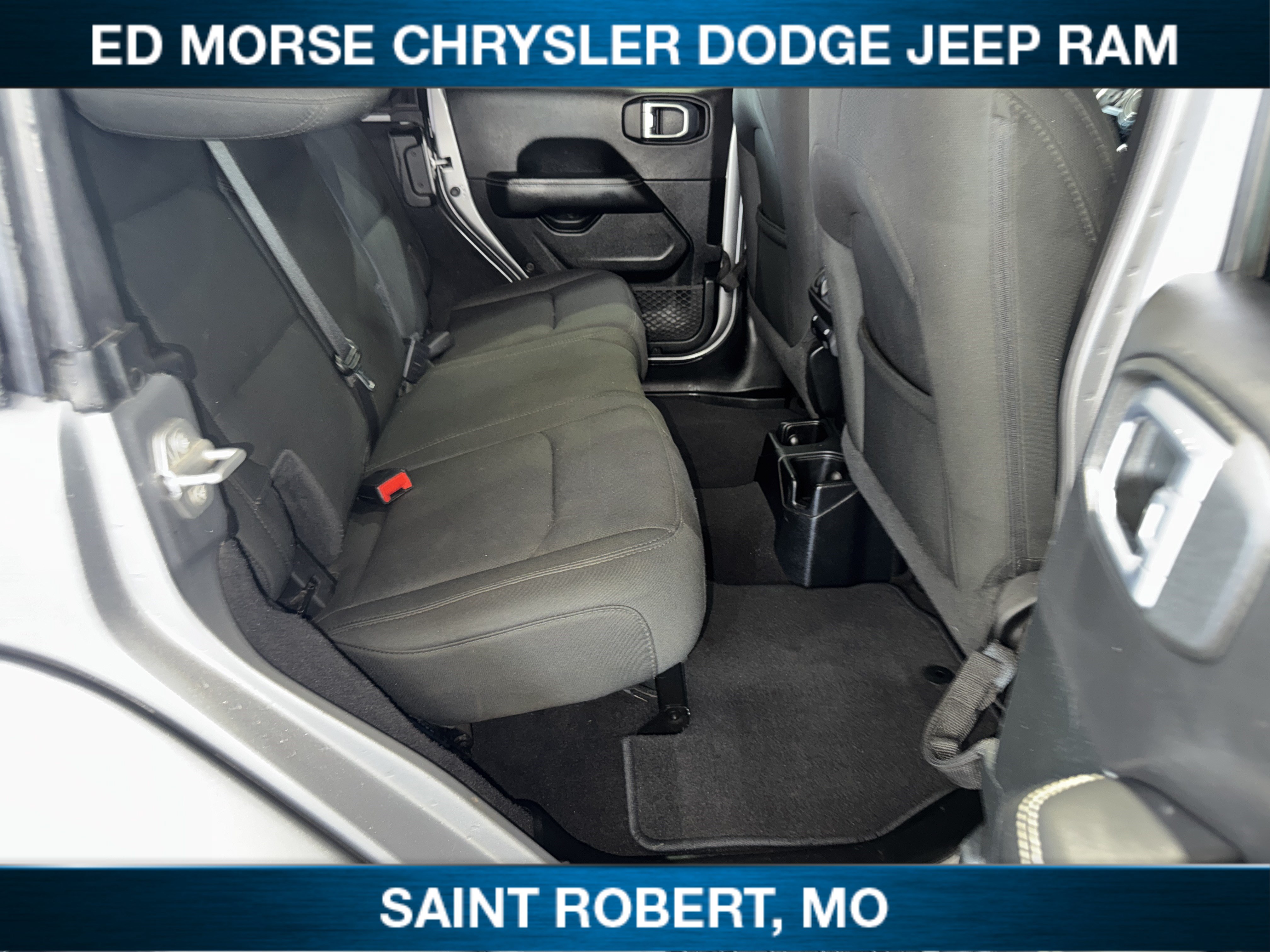 Used 2021 Jeep Wrangler Unlimited Sahara AWD/4WD image 13