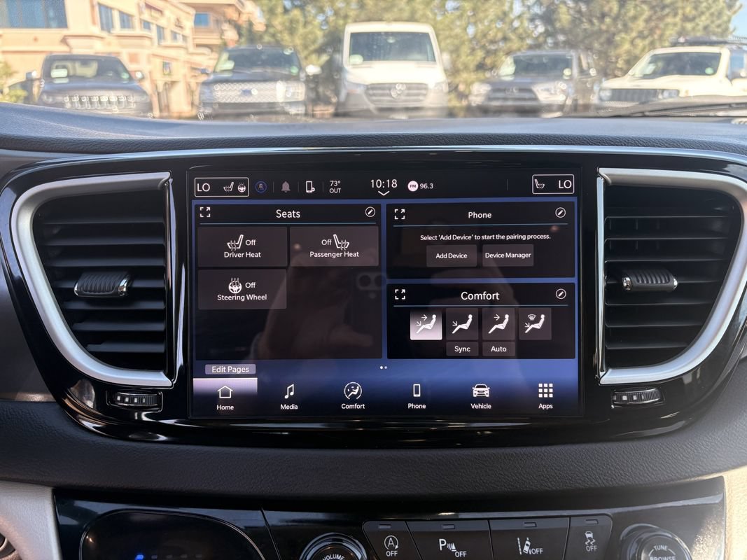 Used 2024 Chrysler Pacifica Touring-L FWD image 14