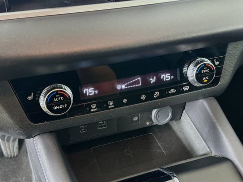 Used 2024 Mitsubishi Outlander SE image 24