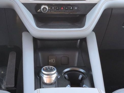New 2026 Ford Explorer Active w/ Active Comfort Package RWD image 19