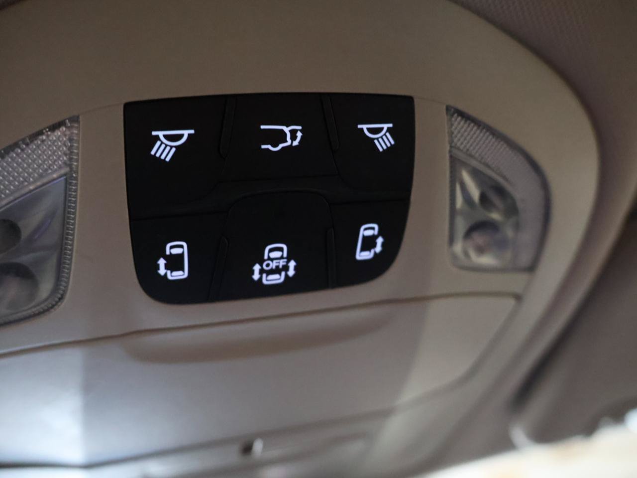 Used 2025 Chrysler Pacifica Select FWD image 35