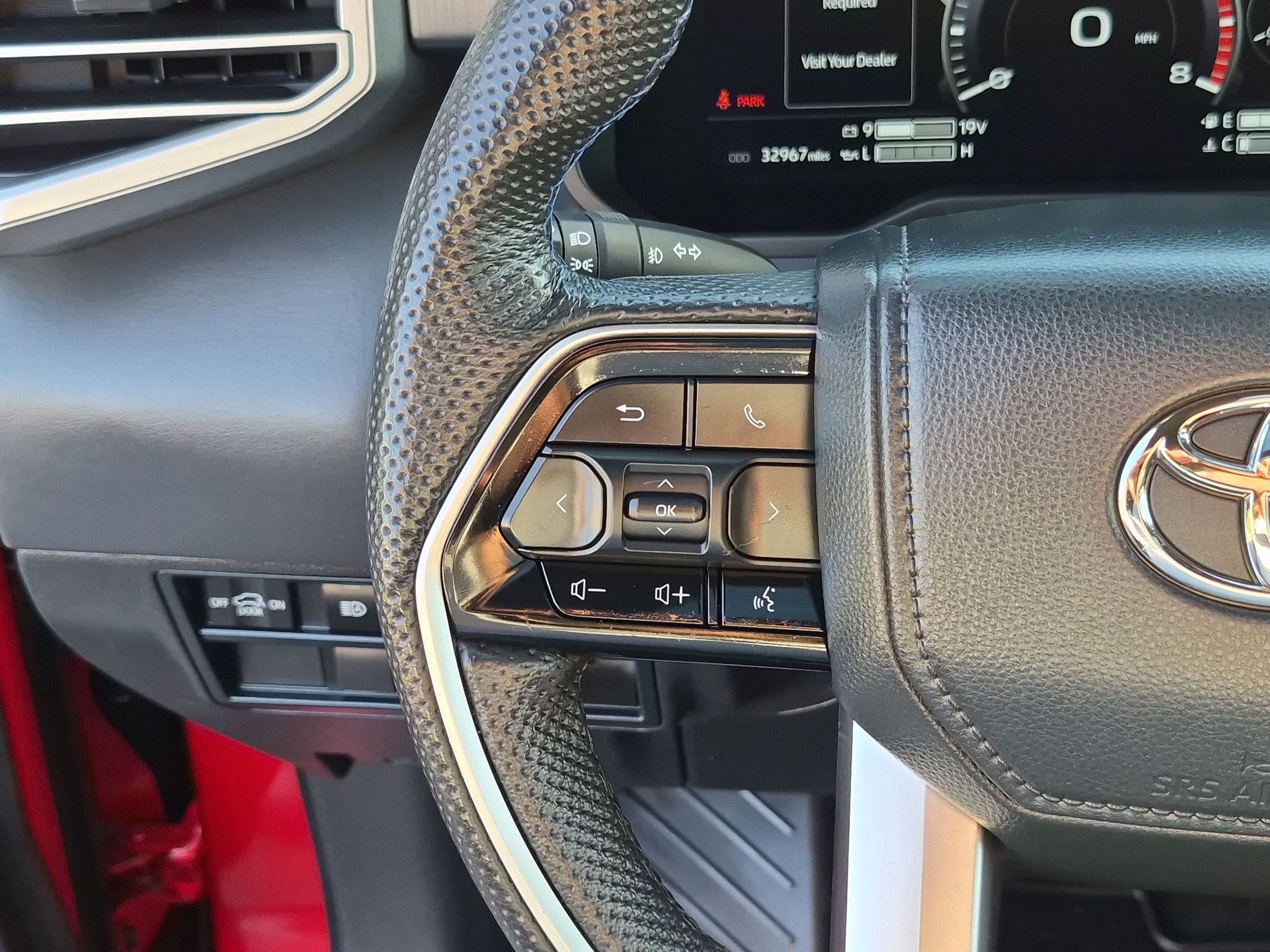 Used 2024 Toyota Sequoia Platinum AWD/4WD image 21
