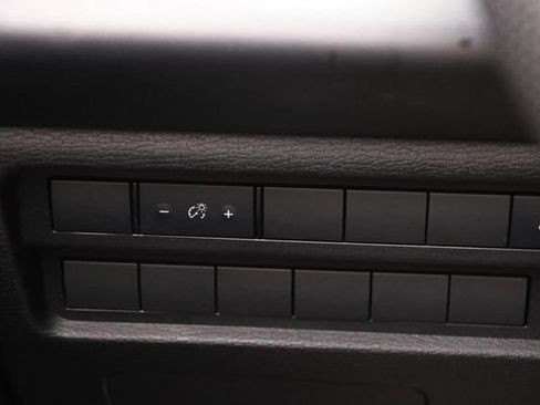 Used 2025 Mitsubishi Outlander AWD image 21