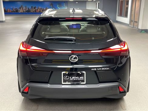 New 2026 Lexus UX 300h AWD image 6