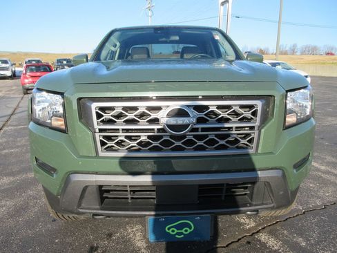 Used 2023 Nissan Frontier SV image 8