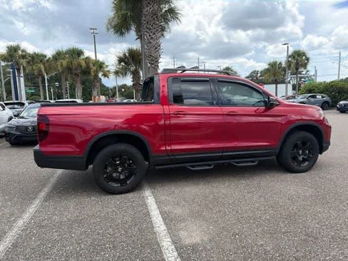 Used 2025 Honda Ridgeline Black Edition image 16