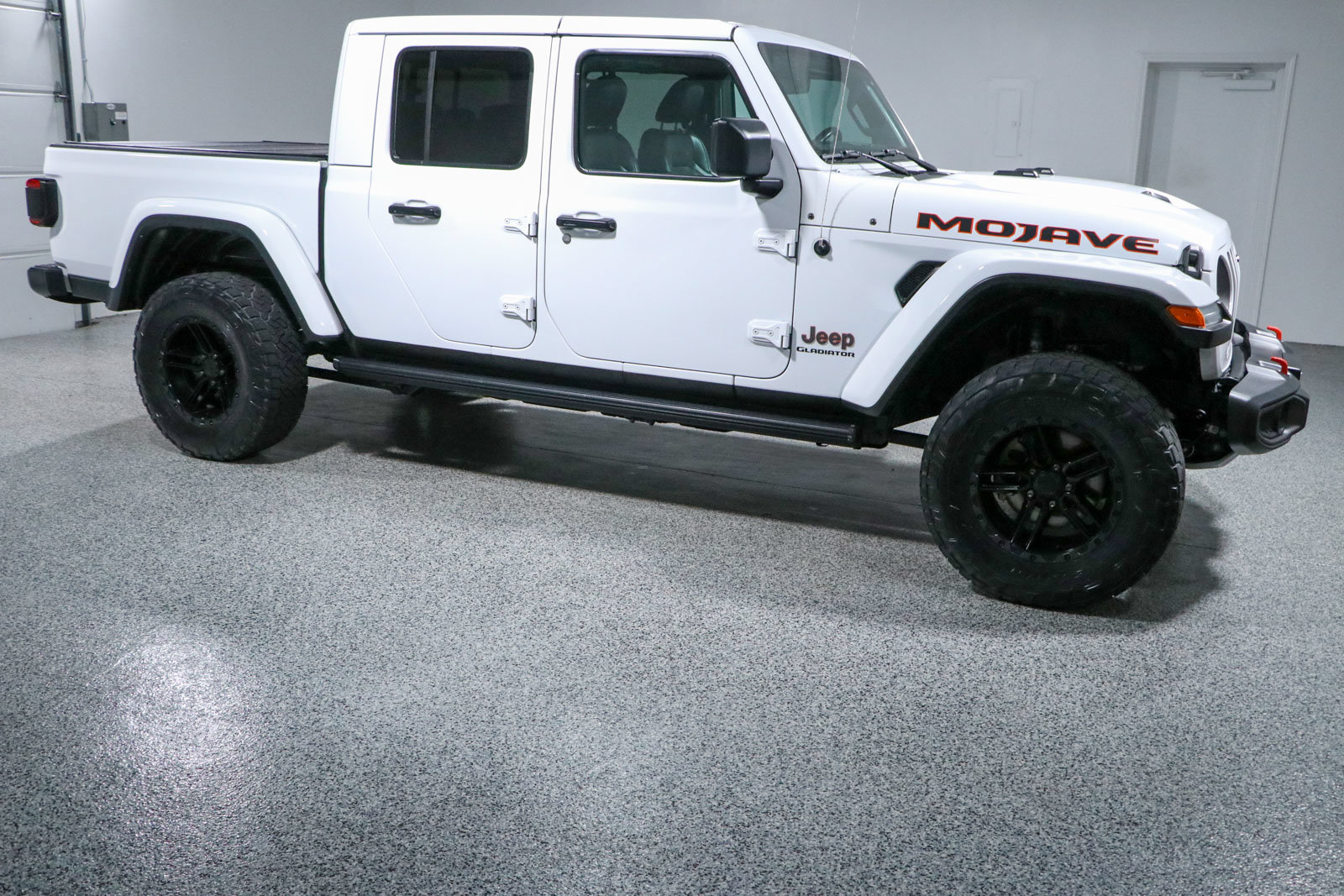 Used 2021 Jeep Gladiator Mojave AWD/4WD image 6