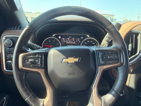 Used 2022 Chevrolet Silverado 2500 High Country w/ Z71 Off-Road Package AWD/4WD image 17