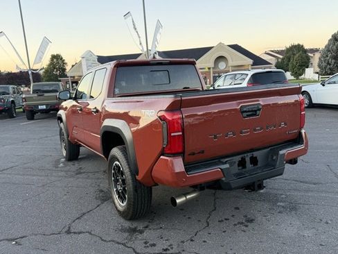 Used 2025 Toyota Tacoma TRD Off-Road image 8