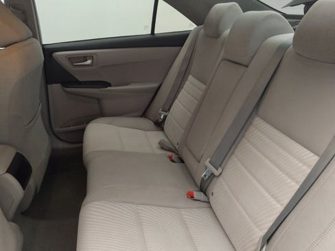 Used 2015 Toyota Camry LE FWD image 18