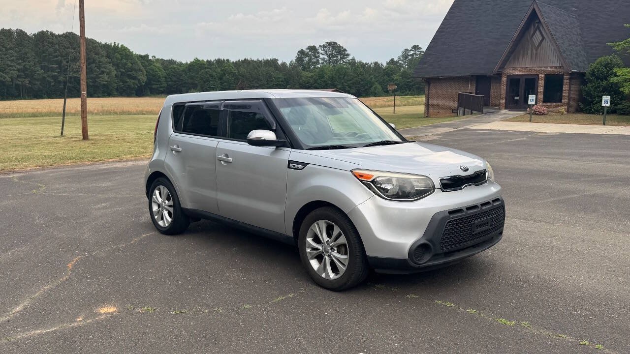 Used 2014 Kia Soul + w/ Audio Package FWD image 2