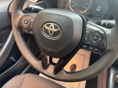 Used 2020 Toyota Corolla LE FWD image 17