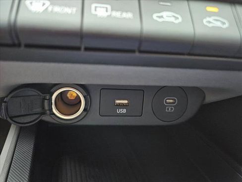 Used 2025 Hyundai Elantra SEL FWD image 24